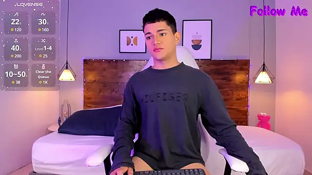 Snapshot of ander_deimond_ chatting on February 6, 1:21 pm ander deimond online show from February 6, 1:21 pm