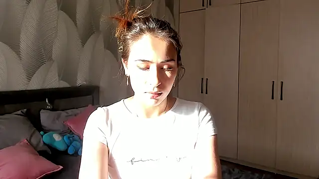 Bambiii bby online show from September 20, 2:23 am