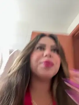 lariic online show from February 26, 2:49 pm