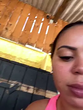 lariic online show from March 4, 2:01 pm