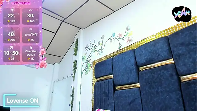 skaysanchez1 online show from October 31, 4:08 pm