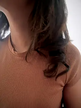 im lorein online show from October 8, 7:00 pm