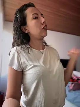 im lorein online show from November 4, 1:32 pm