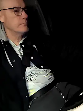 Snapshot of bogland33 chatting on February 22, 12:38 am bogland33 online show from February 22, 12:38 am