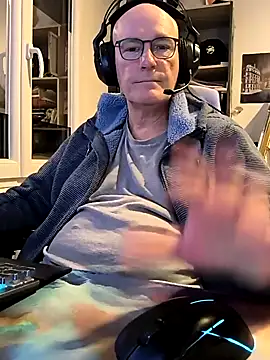 Snapshot of bogland33 chatting on February 23, 9:59 pm bogland33 online show from February 23, 9:59 pm