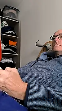 Snapshot of bogland33 chatting on March 11, 10:51 am bogland33 online show from March 11, 10:51 am