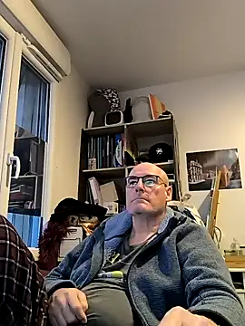 Snapshot of bogland33 chatting on March 13, 6:01 pm bogland33 online show from March 13, 6:01 pm