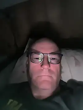 Snapshot of bogland33 chatting on March 17, 5:45 am bogland33 online show from March 17, 5:45 am