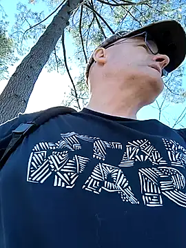 Snapshot of bogland33 chatting on March 19, 1:51 pm bogland33 online show from March 19, 1:51 pm