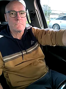 Snapshot of bogland33 chatting on March 21, 4:07 pm bogland33 online show from March 21, 4:07 pm