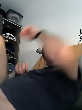 Snapshot of bogland33 chatting on September 17, 9:22 am bogland33 online show from September 17, 9:22 am