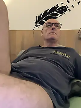 Snapshot of bogland33 chatting on September 20, 9:38 pm bogland33 online show from September 20, 9:38 pm