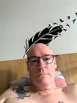 Snapshot of bogland33 chatting on September 22, 9:11 am bogland33 online show from September 22, 9:11 am