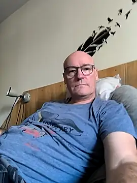 Snapshot of bogland33 chatting on October 12, 3:00 pm bogland33 online show from October 12, 3:00 pm