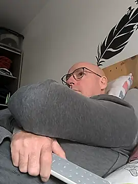 bogland33 online show from November 10, 10:47 am