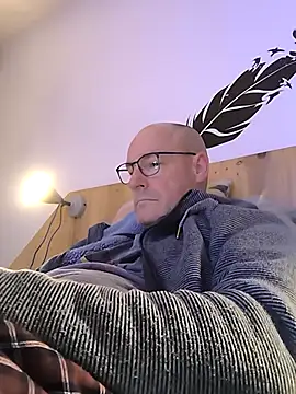 bogland33 online show from November 20, 8:08 pm