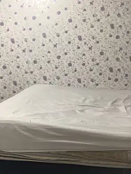 Snapshot of ahross chatting on October 6, 10:34 am ahross online show from October 6, 10:34 am