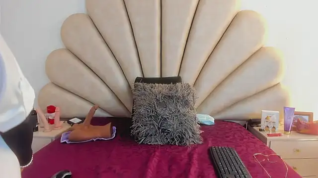 Snapshot of Anna__Spencer chatting on March 19, 12:01 pm Anna  Spencer online show from March 19, 12:01 pm