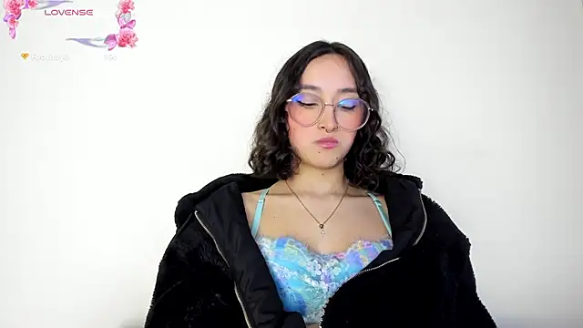 its  angelica  online show from January 5, 9:14 pm