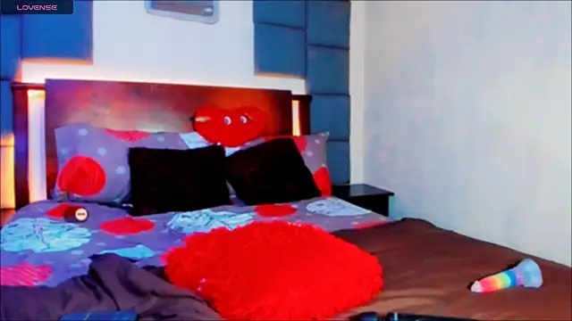 Snapshot of MimiRodriguez chatting on February 27, 1:27 am MimiRodriguez online show from February 27, 1:27 am