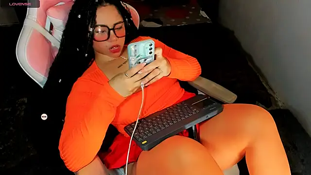 Snapshot of MimiRodriguez chatting on March 12, 10:17 pm MimiRodriguez online show from March 12, 10:17 pm