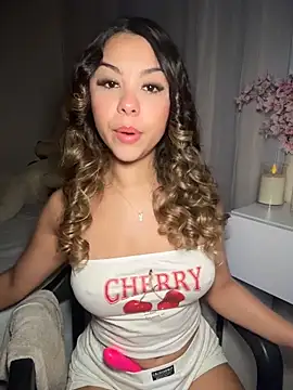 tuckersabrina online show from February 7, 1:26 pm