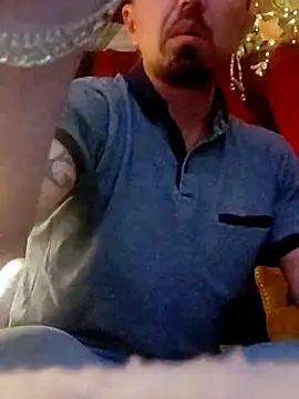 Snapshot of HungJonny99 chatting on March 2, 11:42 pm HungJonny99 online show from March 2, 11:42 pm