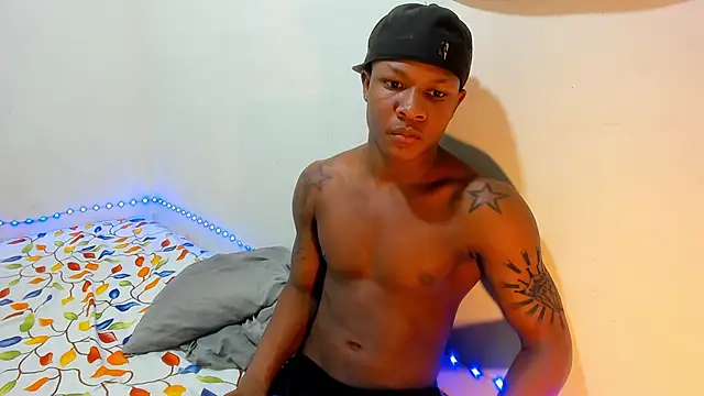 Snapshot of Alid_17 chatting on December 5, 9:28 am Alid 17 online show from December 5, 9:28 am