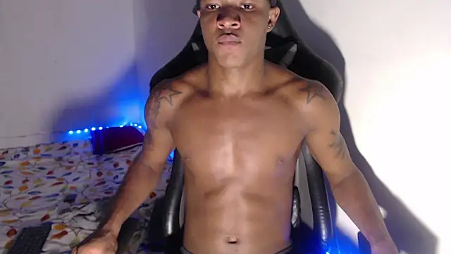 Snapshot of Alid_17 chatting on December 10, 9:43 pm Alid 17 online show from December 10, 9:43 pm