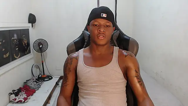 Snapshot of Alid_17 chatting on December 19, 8:13 pm Alid 17 online show from December 19, 8:13 pm