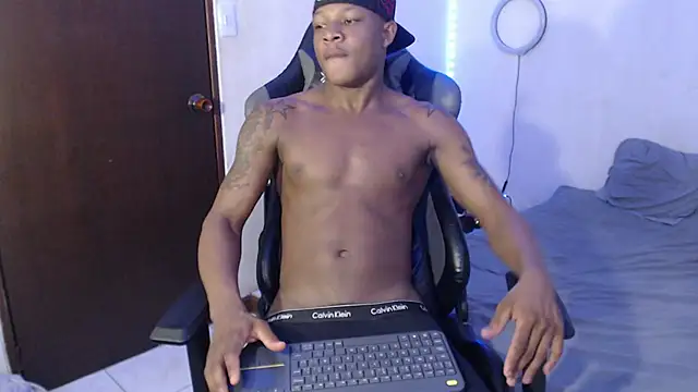 Snapshot of Alid_17 chatting on January 15, 7:12 pm Alid 17 online show from January 15, 7:12 pm