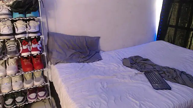 Snapshot of Alid_17 chatting on February 7, 3:08 pm Alid 17 online show from February 7, 3:08 pm