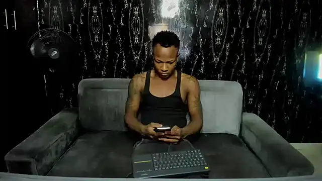 Snapshot of Alid_17 chatting on October 18, 6:48 am Alid 17 online show from October 18, 6:48 am