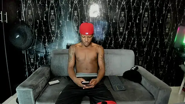 Snapshot of Alid_17 chatting on October 18, 7:25 pm Alid 17 online show from October 18, 7:25 pm