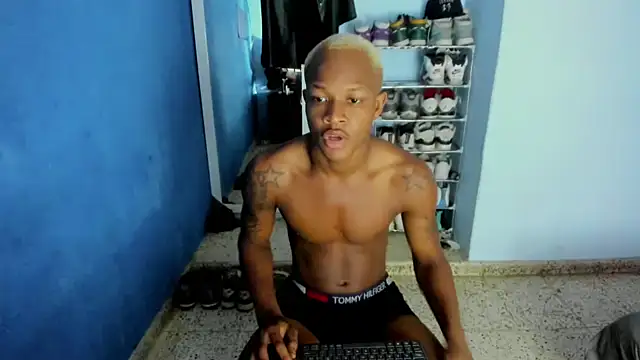 Snapshot of Alid_17 chatting on October 30, 7:58 pm Alid 17 online show from October 30, 7:58 pm