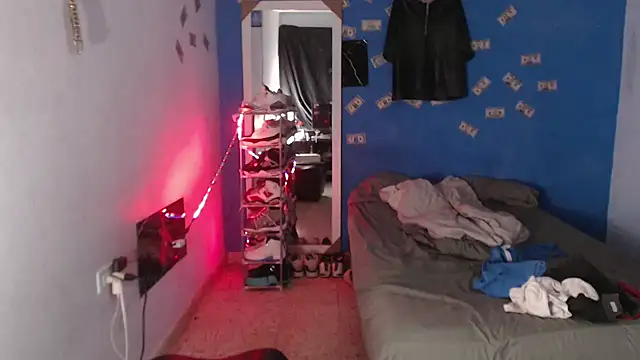 Snapshot of Alid_17 chatting on November 22, 4:22 am Alid 17 online show from November 22, 4:22 am