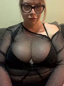 curvy-Ruby-Uk online show from December 2, 10:34 pm