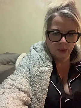curvy-Ruby-Uk online show from January 5, 6:56 am