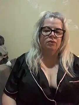 curvy-Ruby-Uk online show from January 8, 7:55 am