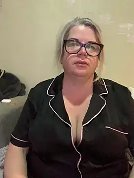 curvy-Ruby-Uk online show from January 12, 5:34 am