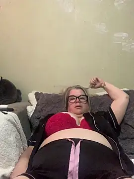 curvy-Ruby-Uk online show from January 12, 8:36 am