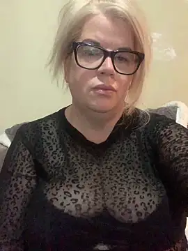 curvy-Ruby-Uk online show from February 1, 10:13 pm