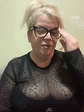 curvy-Ruby-Uk online show from February 6, 8:23 pm