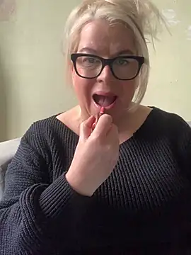 curvy-Ruby-Uk online show from February 15, 2:00 pm