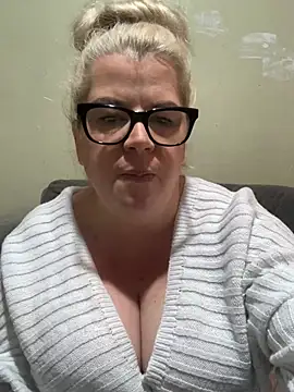 curvy-Ruby-Uk online show from February 23, 4:46 pm