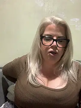 curvy-Ruby-Uk online show from February 24, 9:41 pm