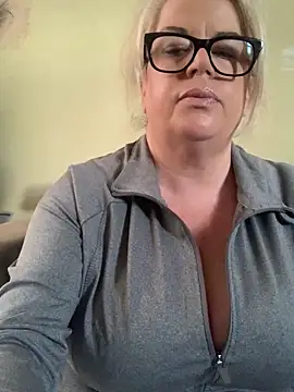 curvy-Ruby-Uk online show from February 26, 4:35 pm