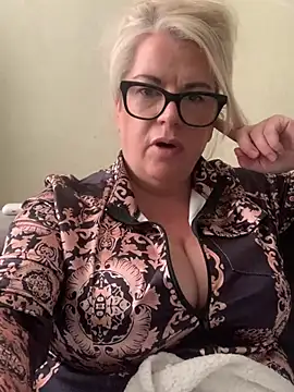 curvy-Ruby-Uk online show from March 19, 3:51 pm