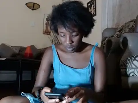 Snapshot of SexyRed18 chatting on February 18, 7:52 pm SexyRed18 online show from February 18, 7:52 pm
