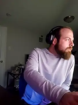 Snapshot of SirYummy18 chatting on December 8, 8:09 am SirYummy18 online show from December 8, 8:09 am